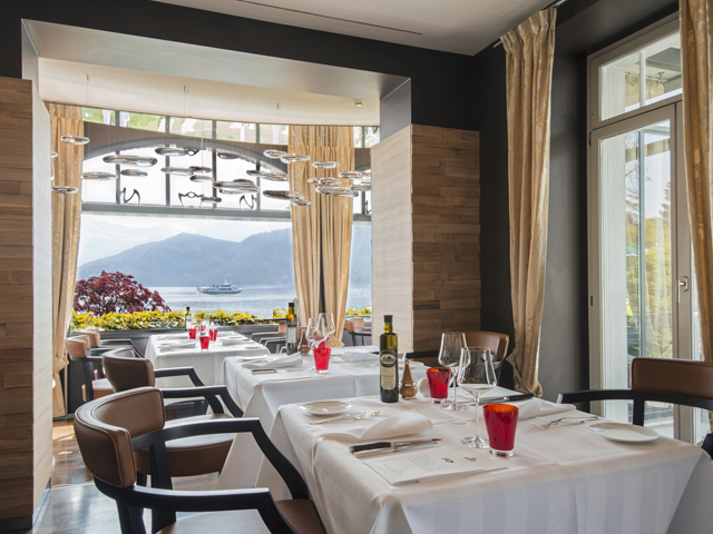 Park Grill – table with lake view Park Grill – table with lake view